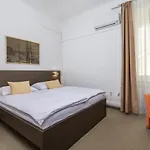 Old Market & 3*