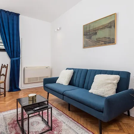 Guest house Old Market & *