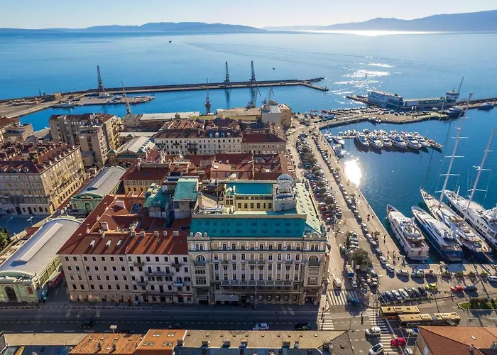 Old Market & 3* Rijeka