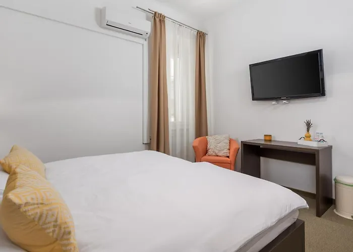 Old Market & 3* Rijeka