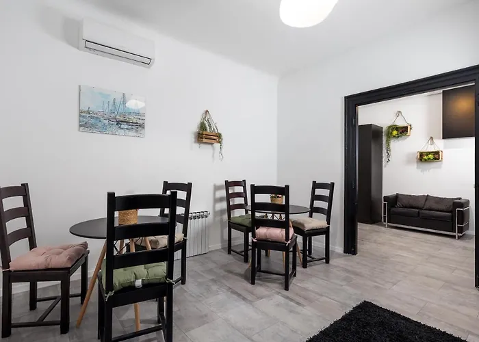Old Market & 3* Rijeka