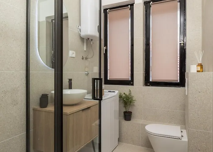Old Market & 3* Rijeka