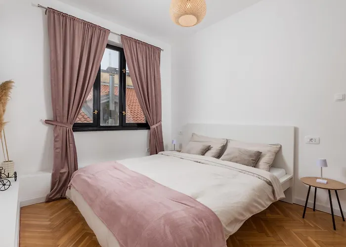 Old Market & 3* Rijeka