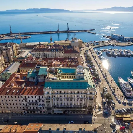 Old Market & 3* Rijeka