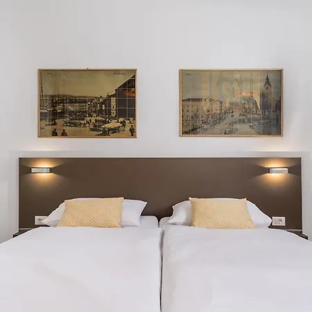 Guest house Old Market &